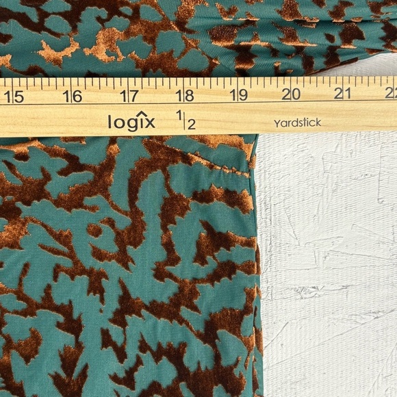 Vici Blue Bell Sleeve Velvet Bronze Animal Print Oversized Blouse Sz Large - Picture 5 of 9